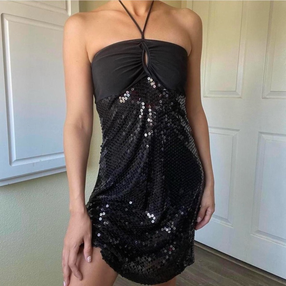 Elegant Black Sequin Halter Dress